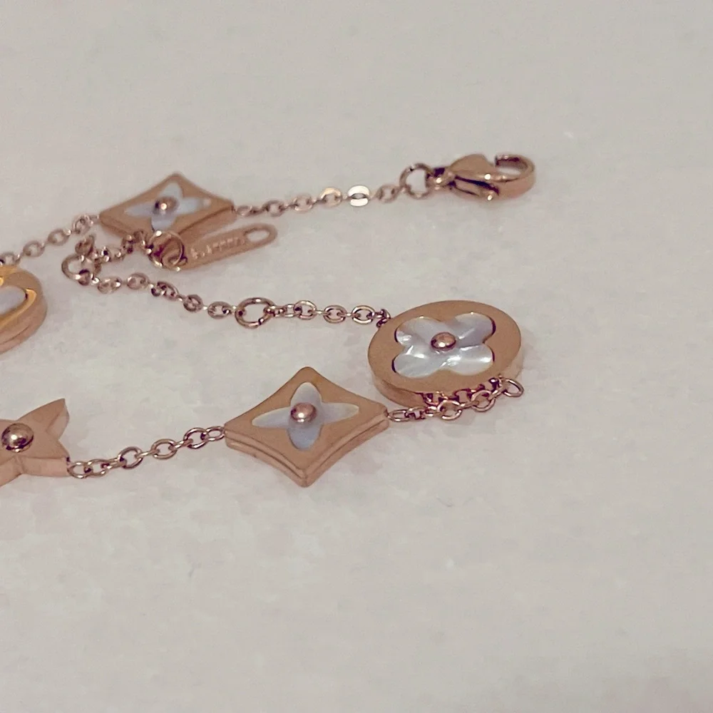 Mother of Pearl Star Blossom Bracelet Rose Gold - Picture 3 of 6